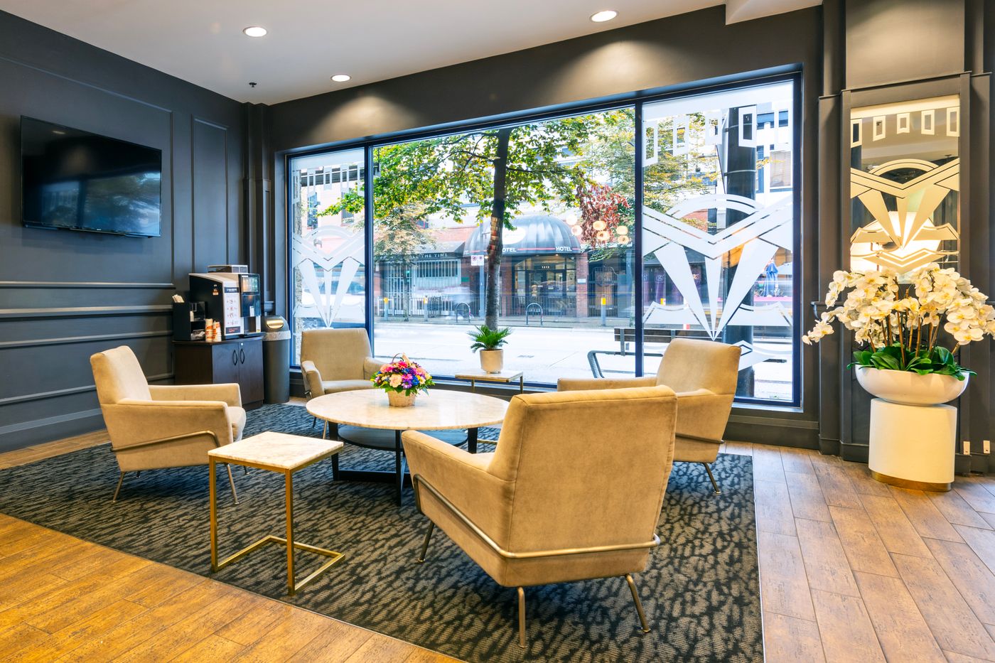 Quality Inn & Suites Downtown Vancouver-Canada-VANCOUVER-Lobby-10