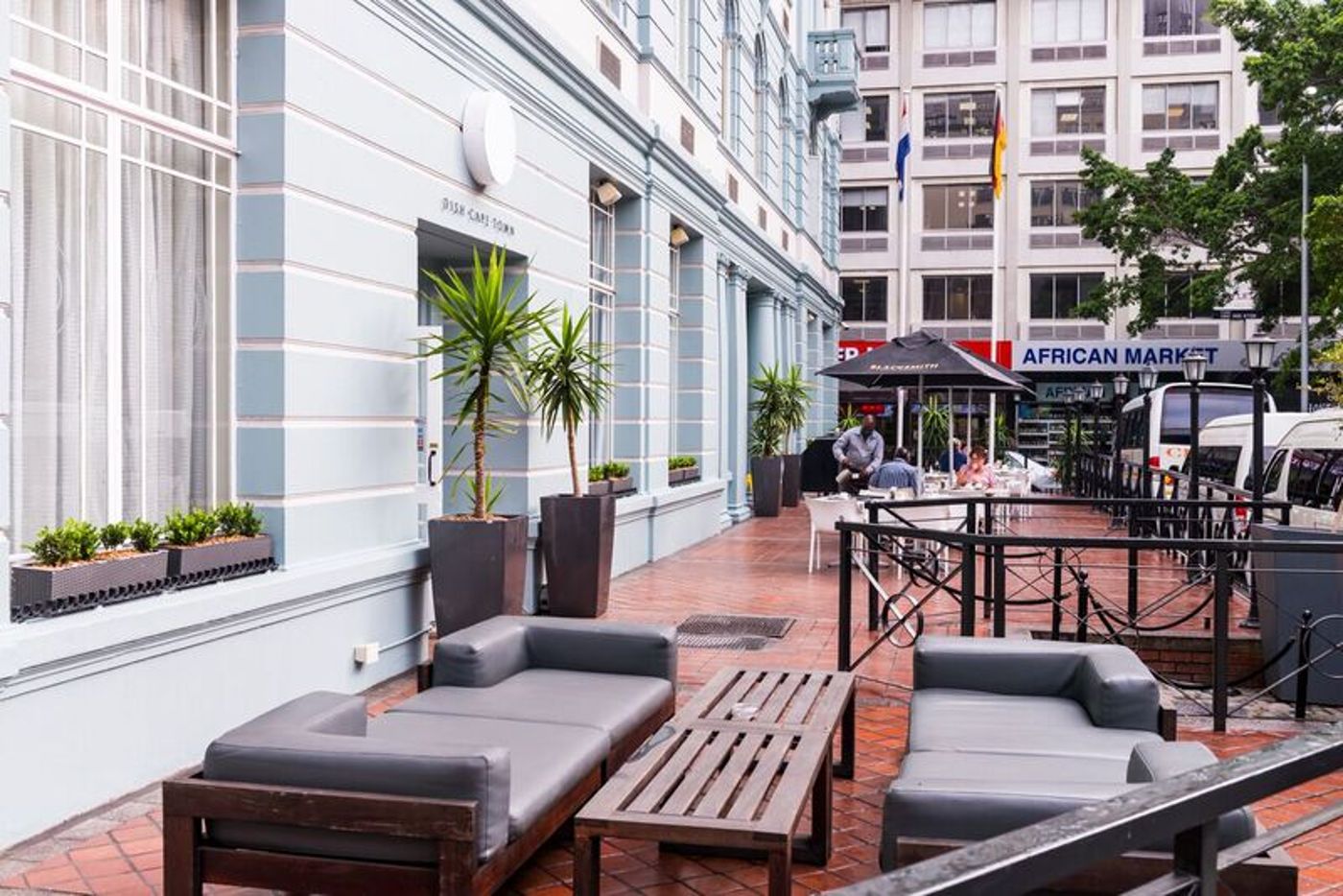 ONOMO-Hotel-Cape-Town---Inn-On-The-Square-Terrace-3