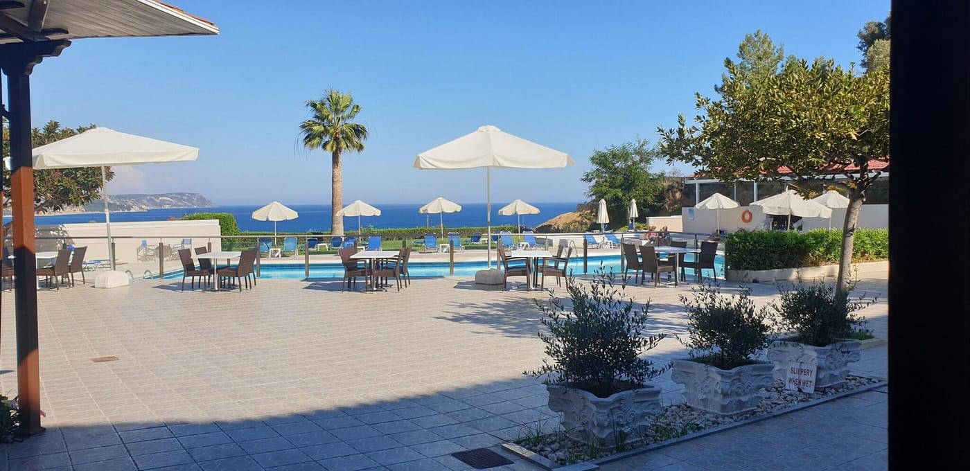 Karavados-Beach-Restaurant-19