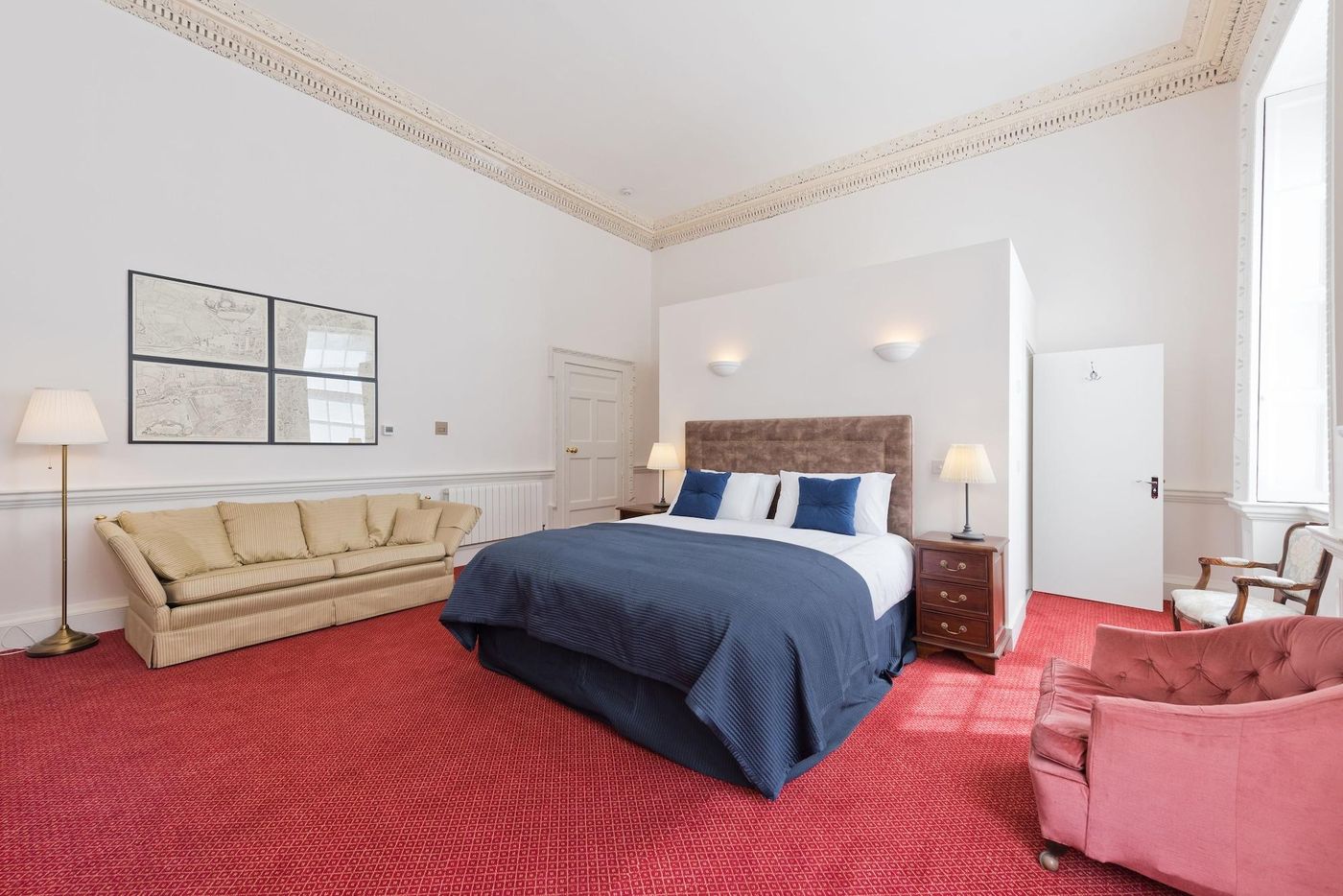 Henrietta-Suites-City-Centre-Room-19