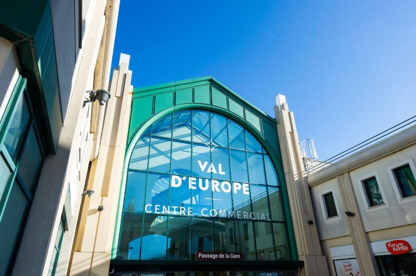 Staycity-Aparthotels-near-Disneyland---Paris-General-view-63