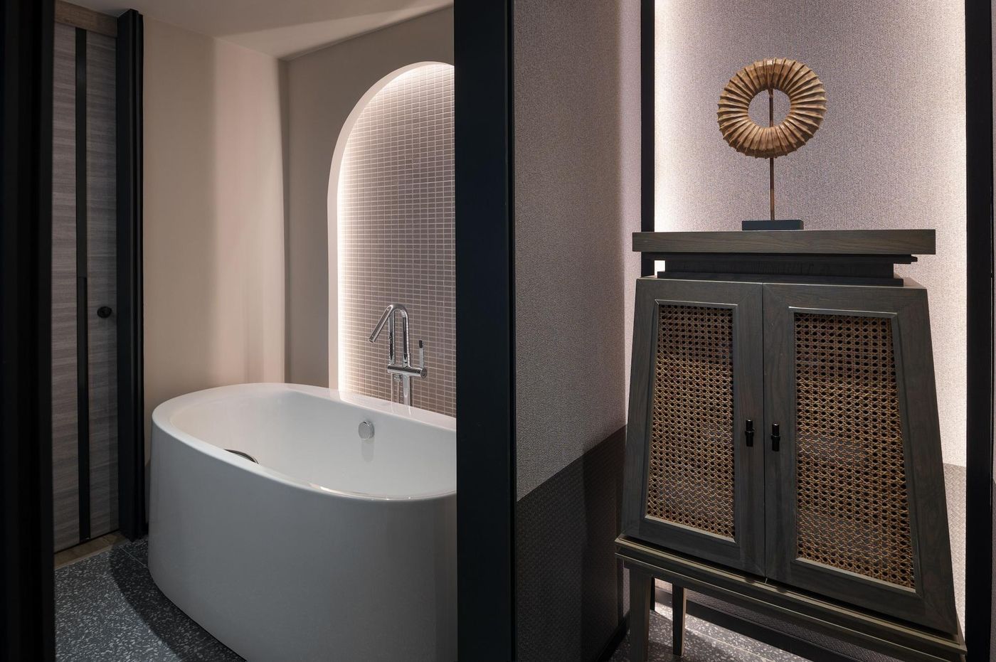 Cross Pattaya Pratamnak-Thailand-Pattaya-Room-10