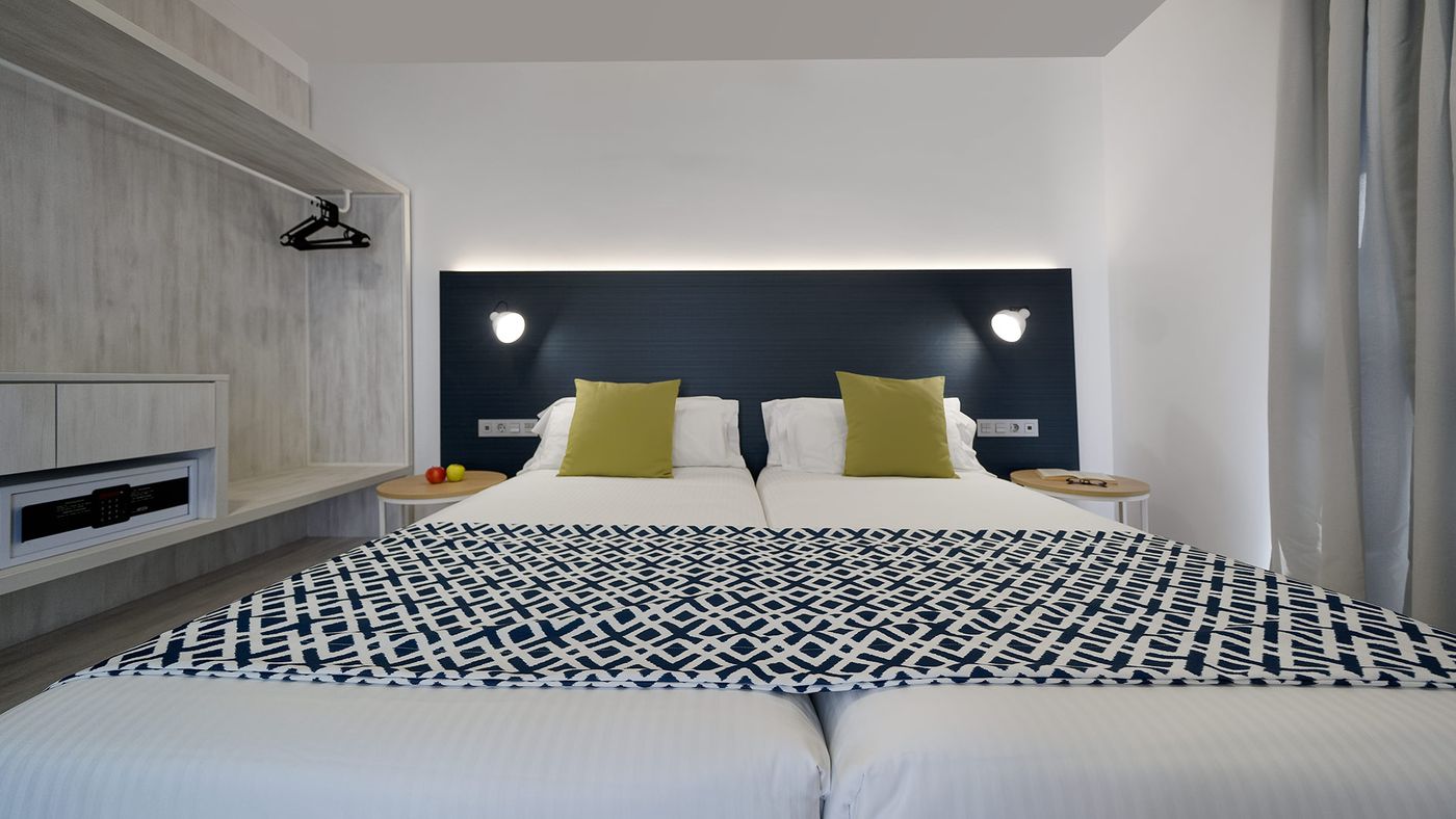 Broncemar-Beach-Room-28