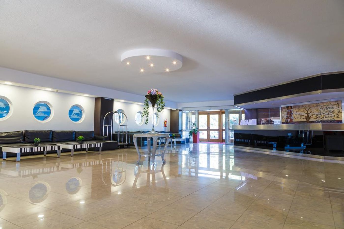 Dodeca-Sea-Resort-Lobby-46