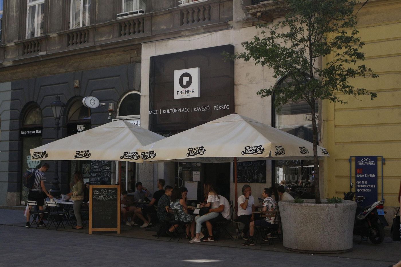 Budapest-Passage-Restaurant-4