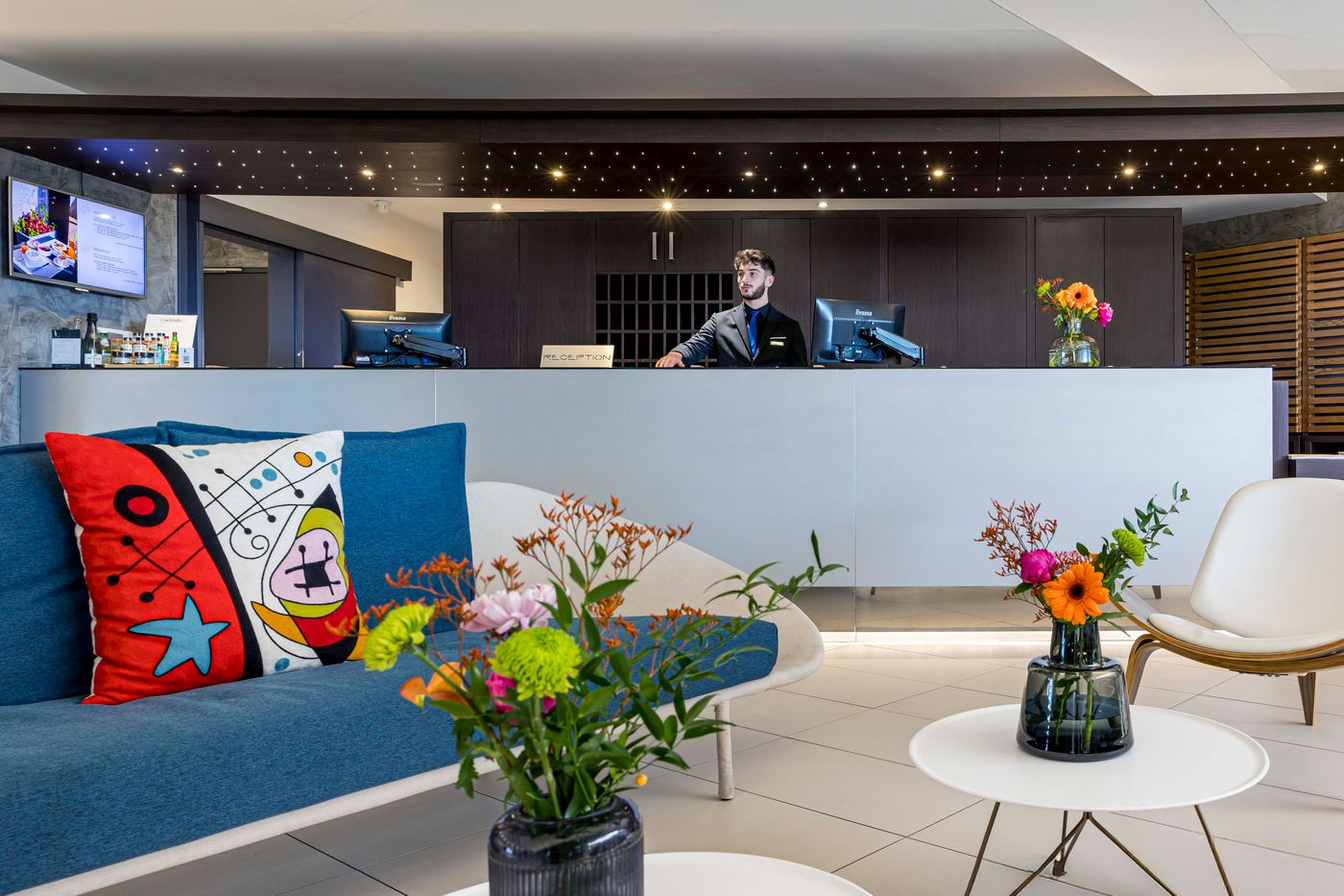 Royal-Antibes-Lobby-38