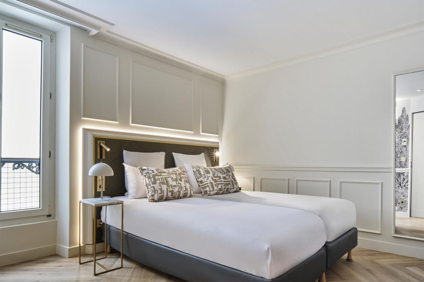 Moulin-Plaza-Room-24