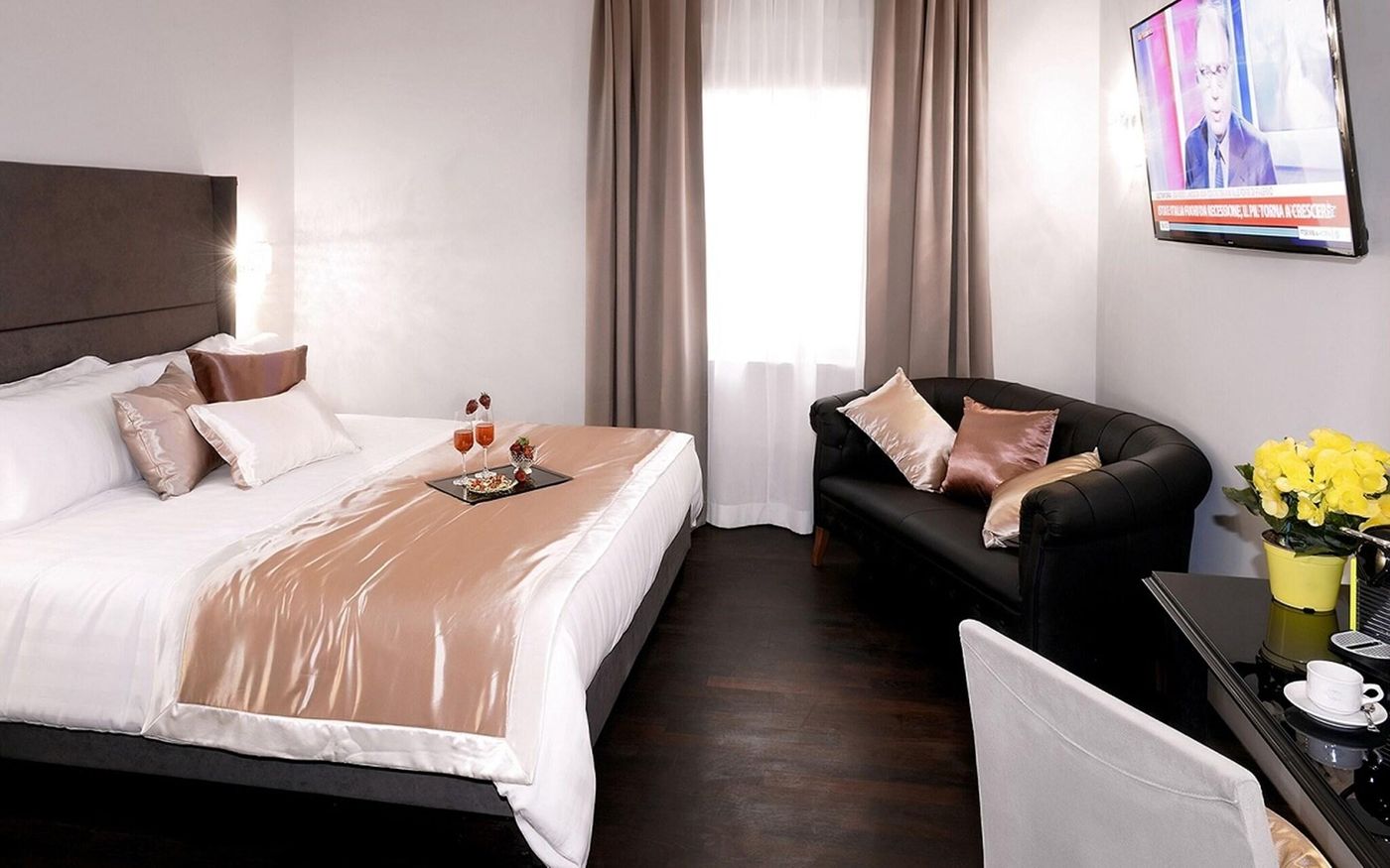 Piazza-Di-Spagna-Suite-De-Charme-Room-9