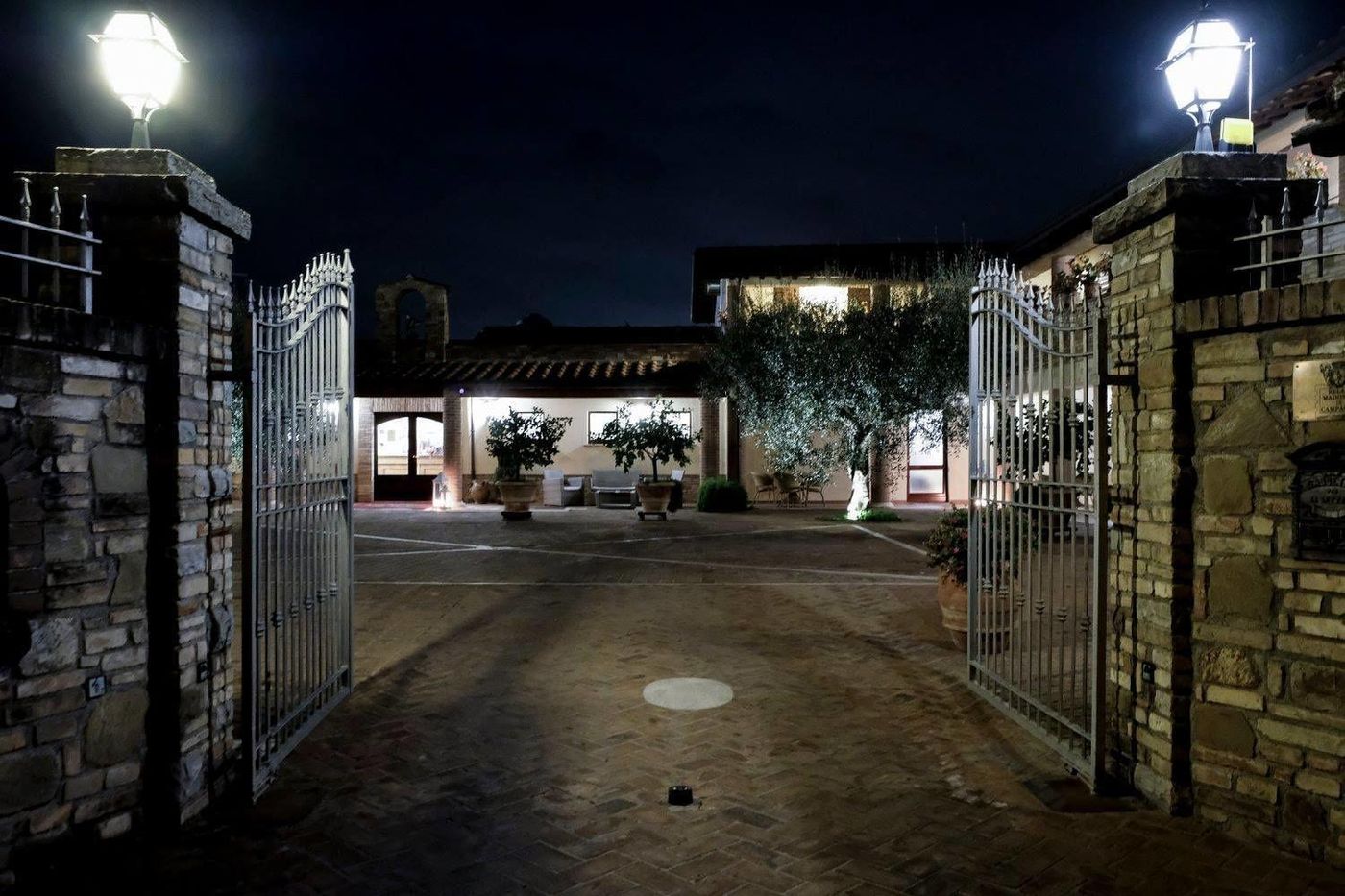 Relais Madonna Di Campagna-Italy-BASTIA UMBRA-General view-2