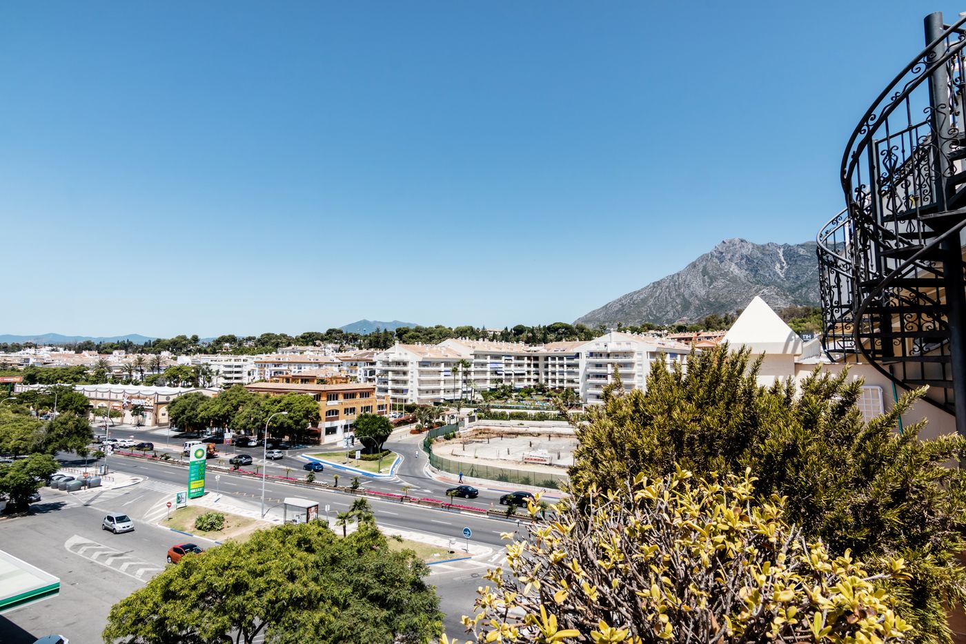 Guadalpin-Suit-Room-12