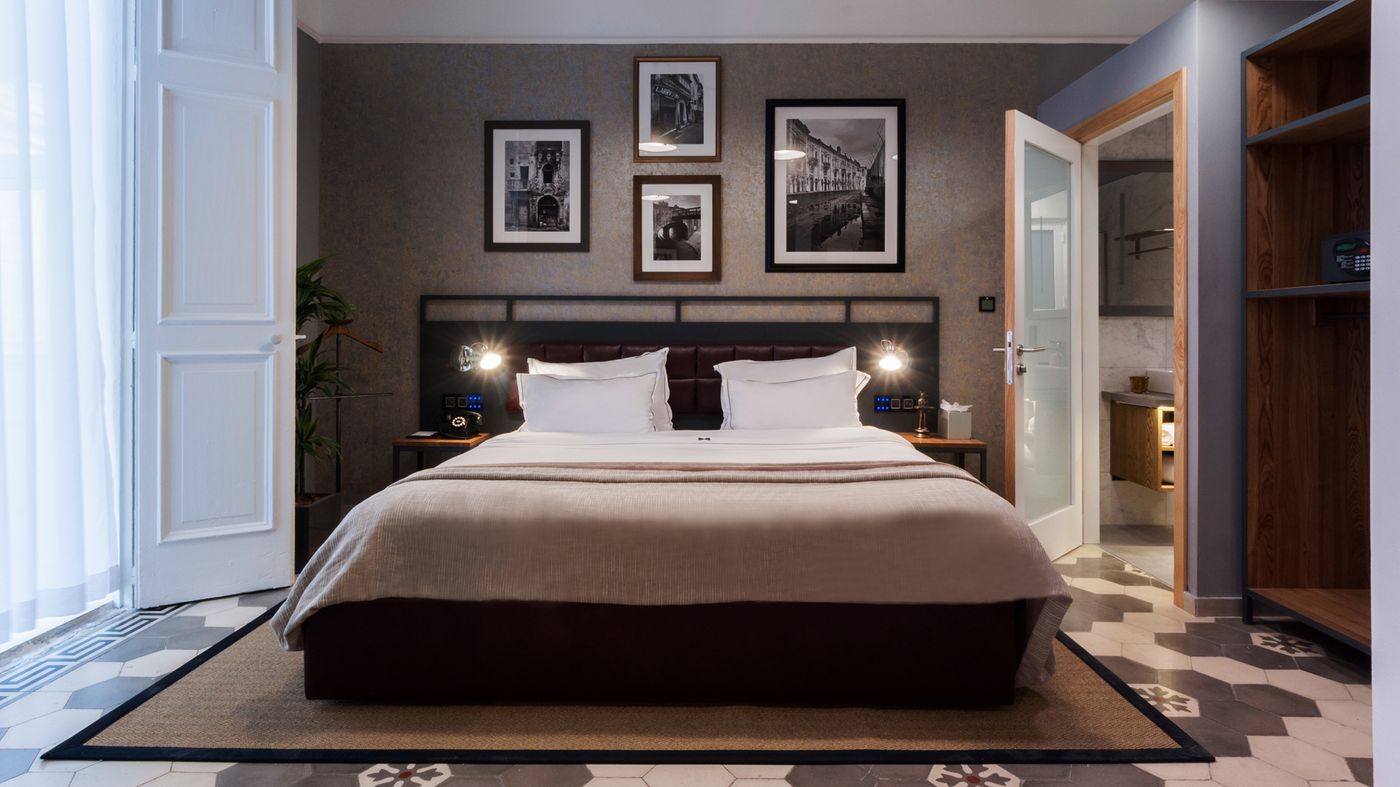 22 AX The Saint John - Superior Room  (3).jpg