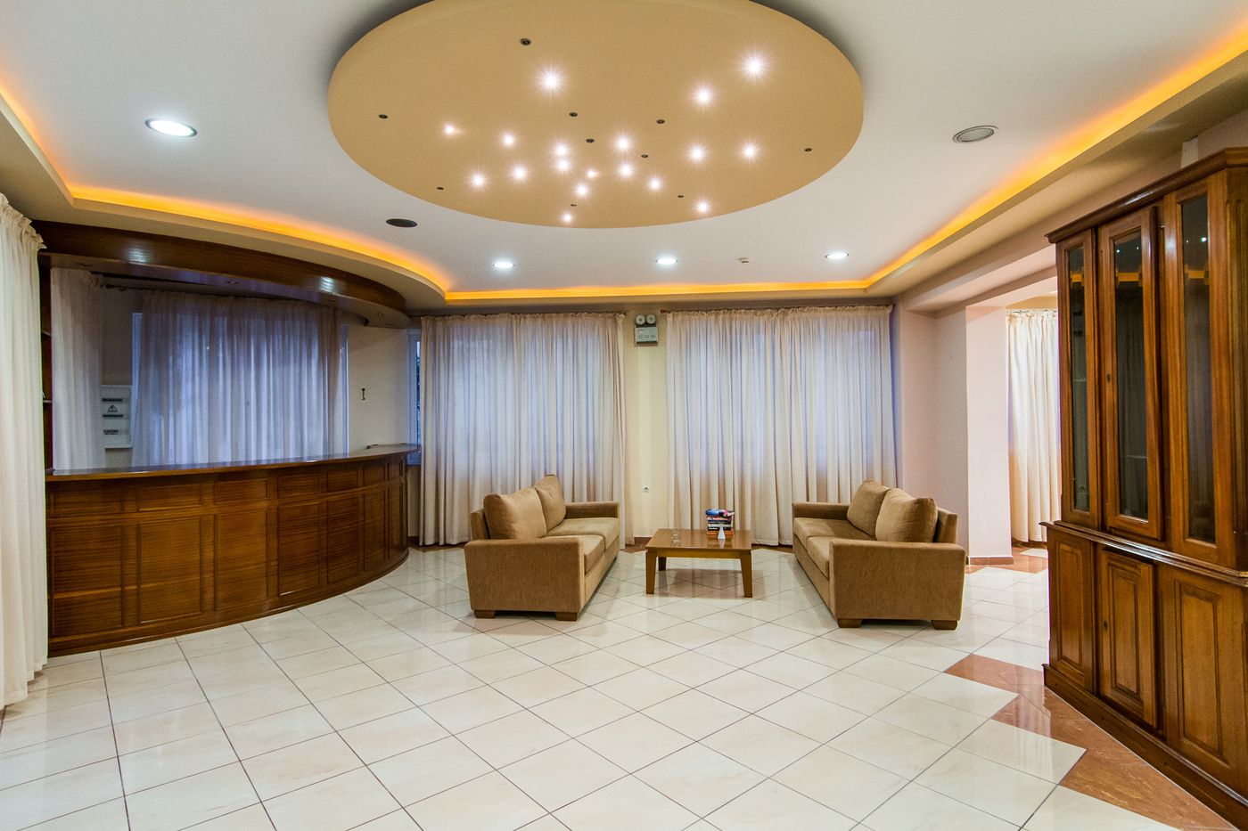 Perkes-Hotel-Lobby-25