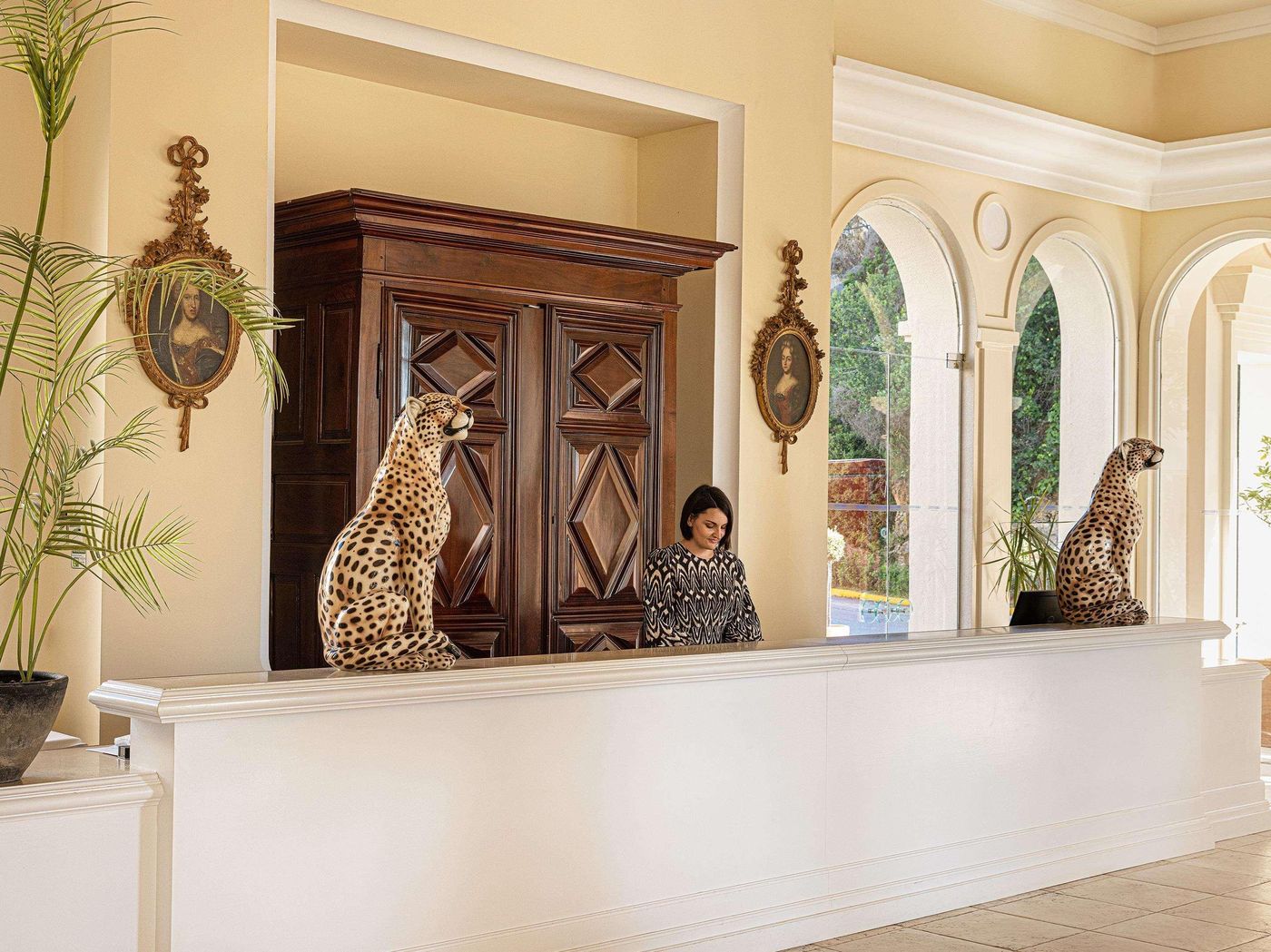 Grecotel-Eva-Palace-at-Kommeno-Peninsula-Lobby-49