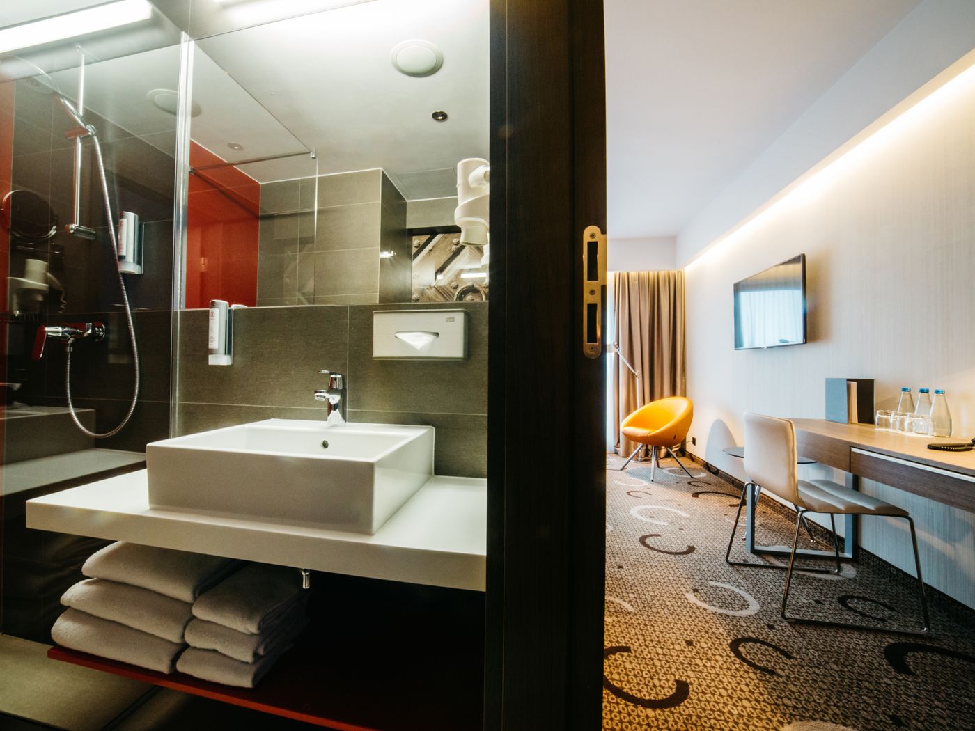 Q-Hotel-Plus-Krakow-Room-24