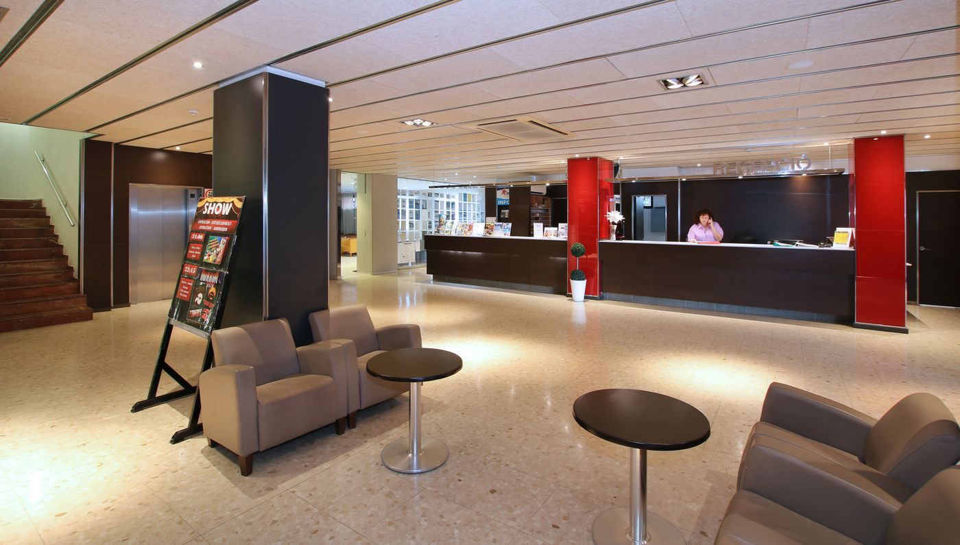 Medplaya-Santa-Monica-Lobby-28