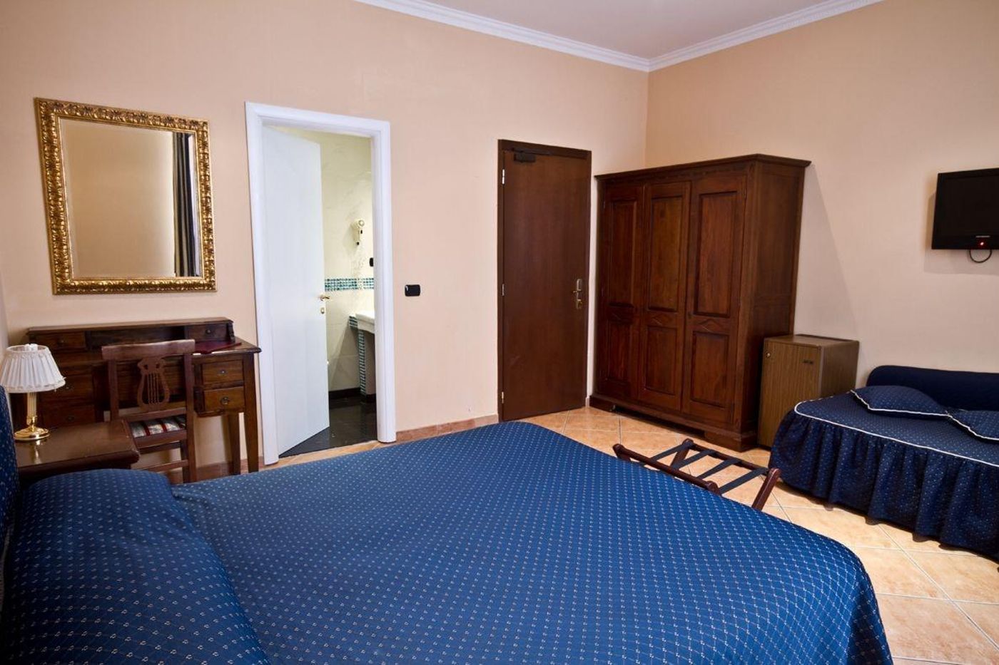 Hotel-Caracciolo-Room-30