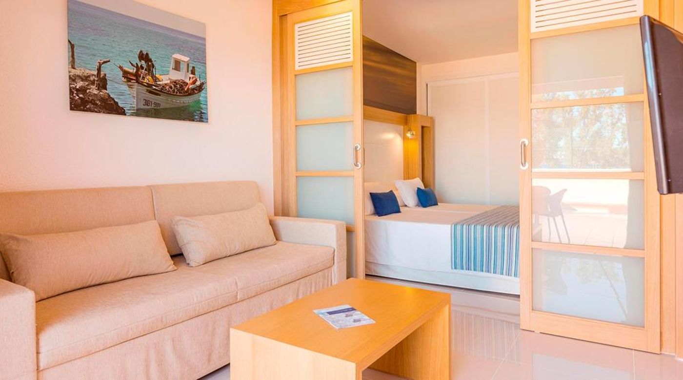 Sirenis-Seaview-Country-Club-Room-34