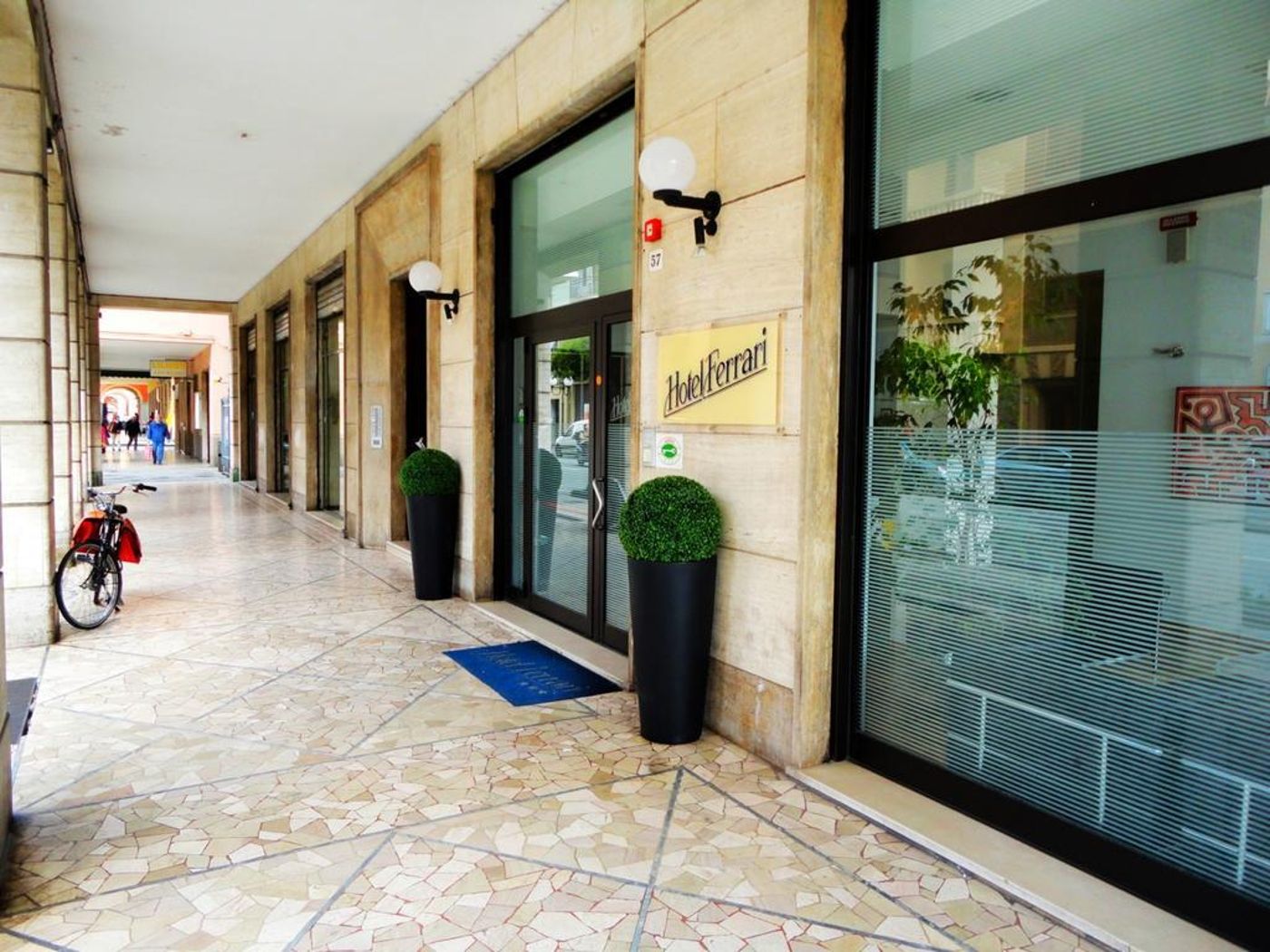 Ferrari - Italy - CHIAVARI (GE) - General view - 4