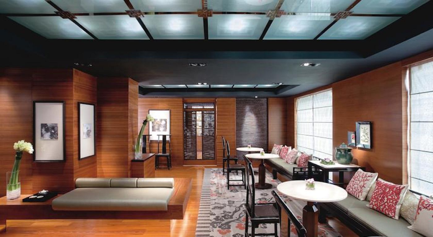 Mandarin-Oriental--Hong-Kong-Lobby-6