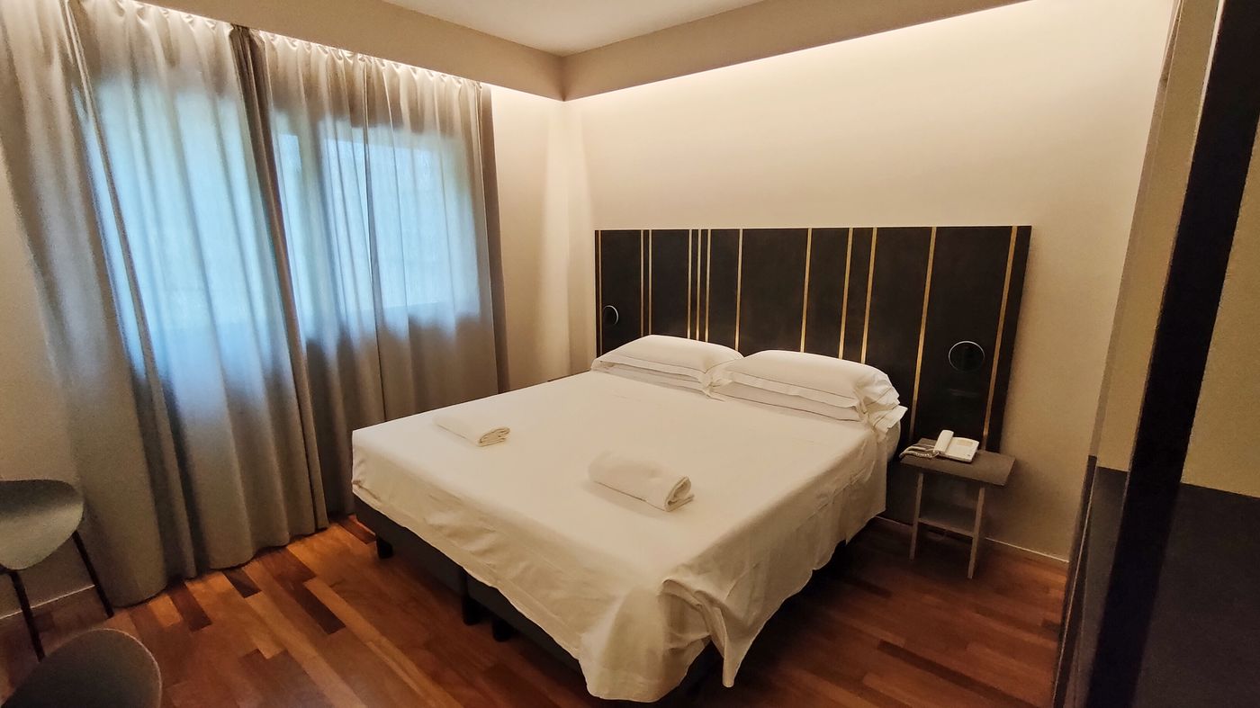 Plaza-Hotel-Catania-Room-13