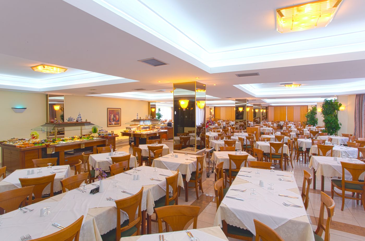 Continental-Palace-Restaurant-39
