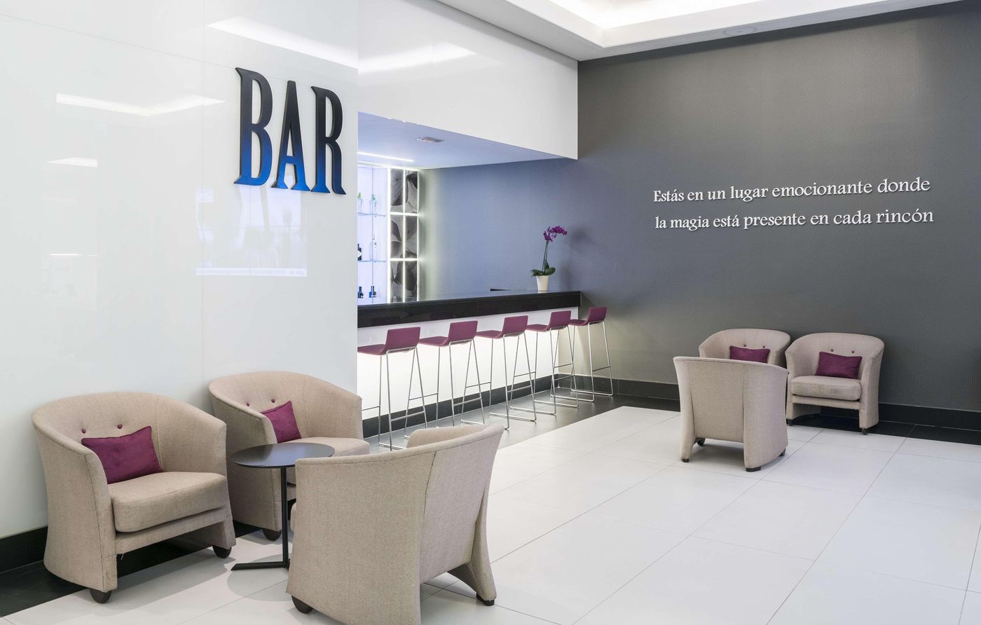 Ilunion-Suites-Madrid-----Bar-13