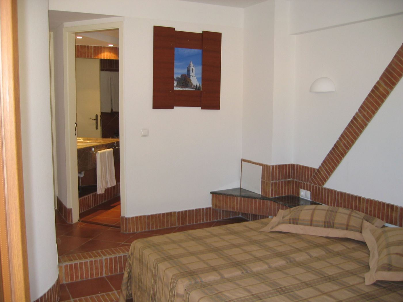 Pedras-d-el-Rei-Room-37