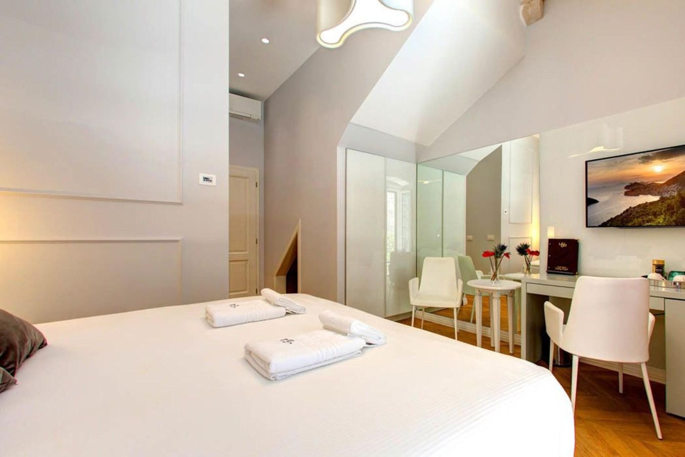 Guesthouse-Forty-Four-Room-26