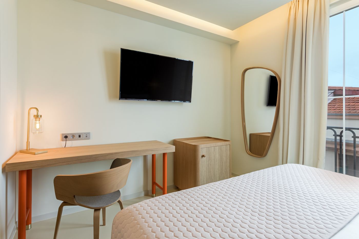 Room-Mate-Macarena-Room-30