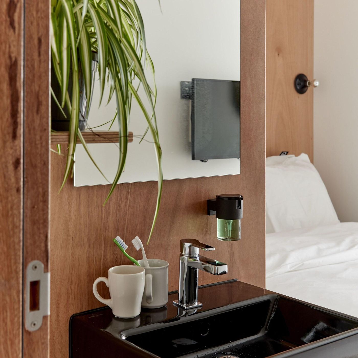 Q-Factory-Hotel-Room-24