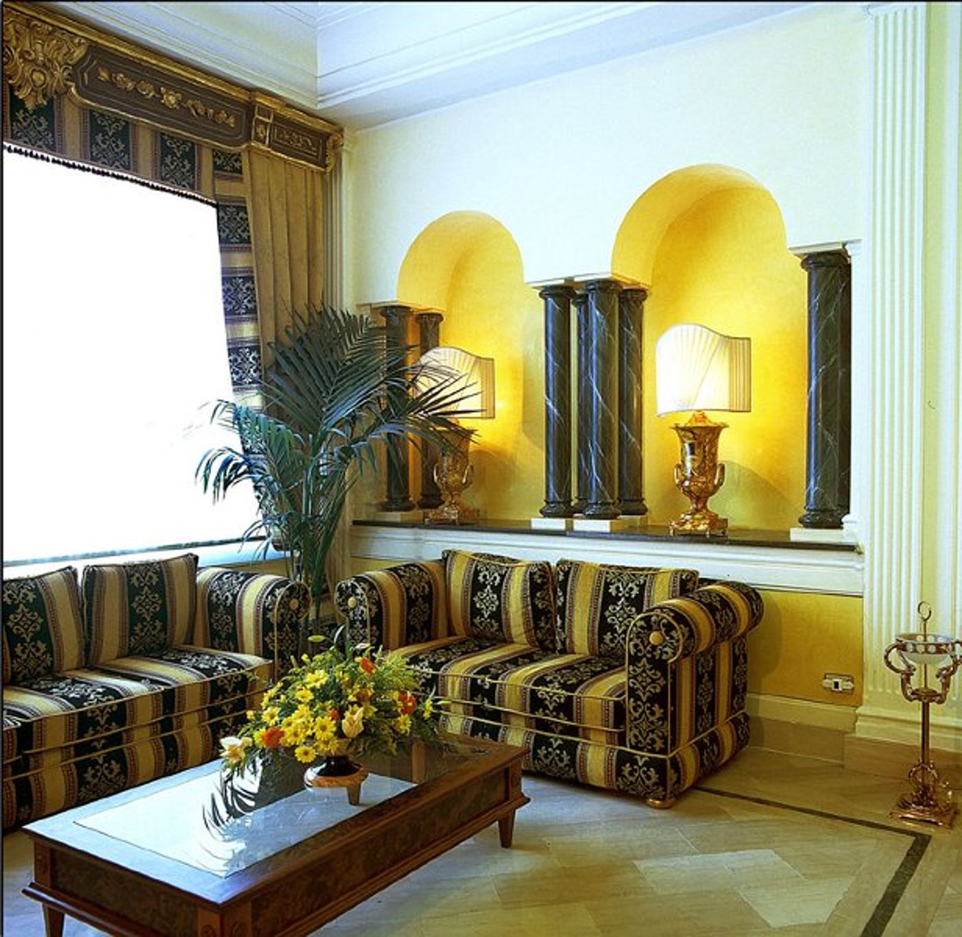 Hellenia-Yachting-Lobby-39