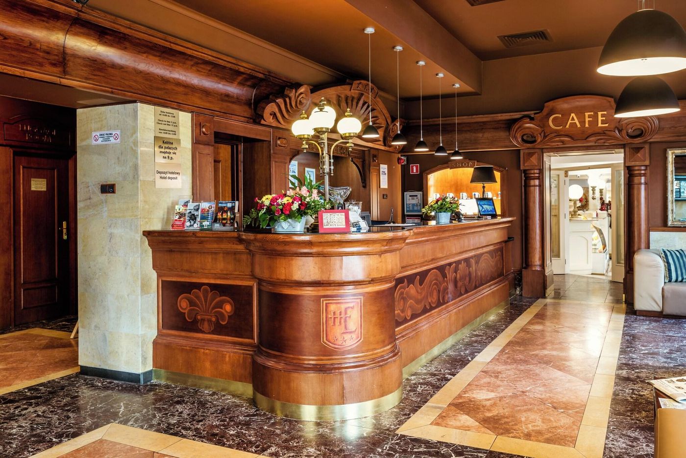 Europejski-Poland-WROCLAW-Lobby-8