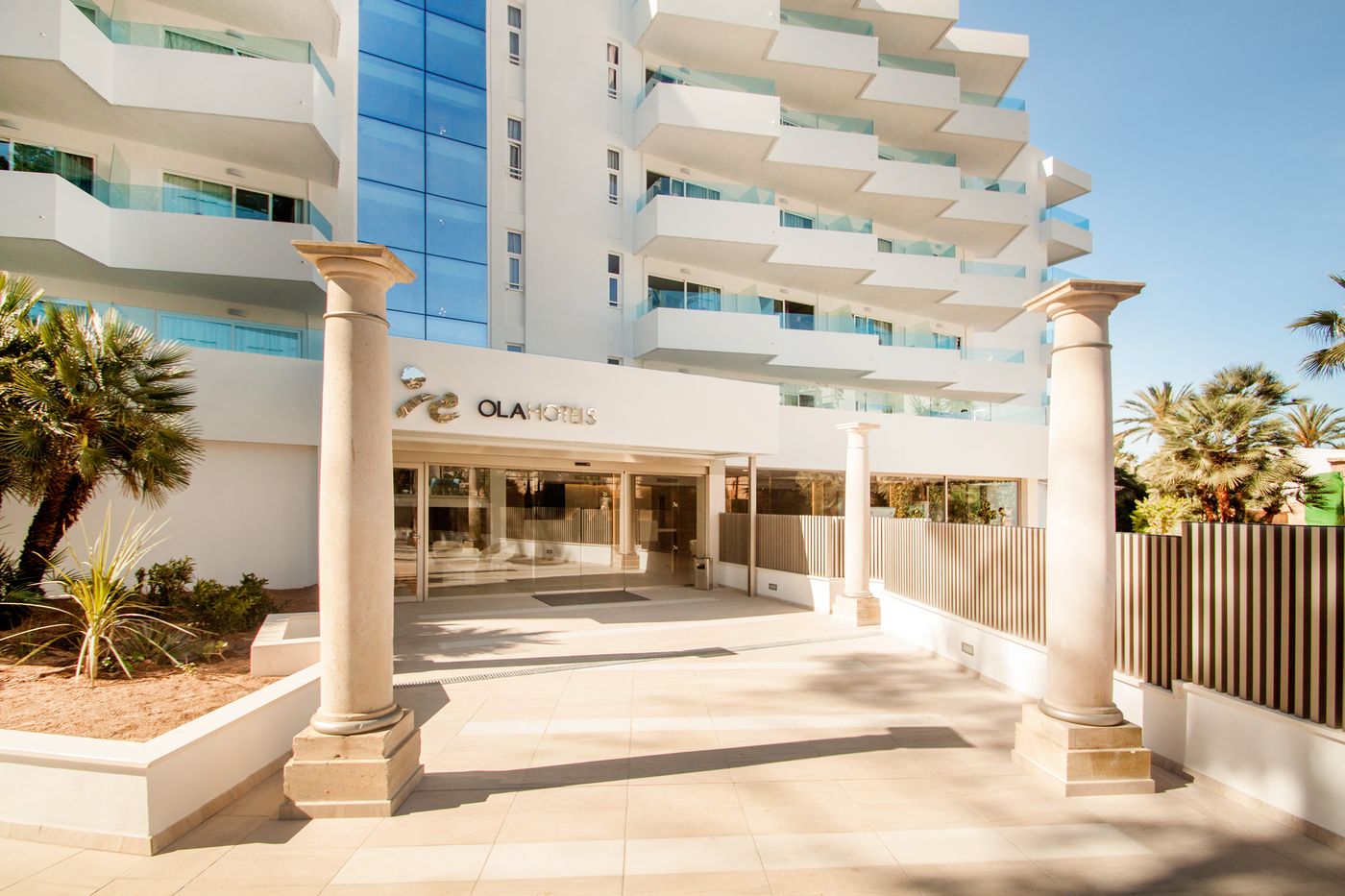 Ola Apartments Bouganvilla