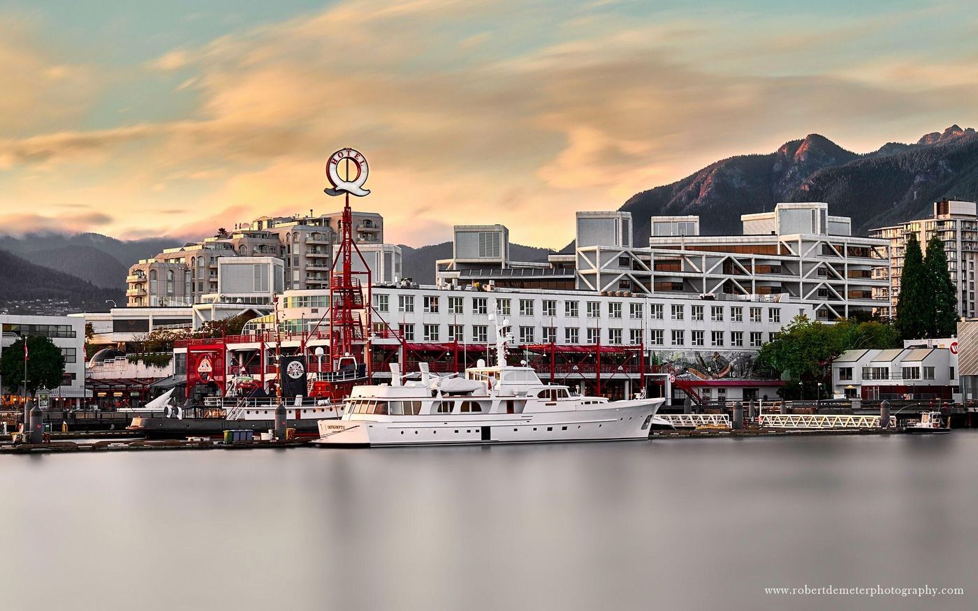The Londsdale Quay-Canada-VANCOUVER-General view-1