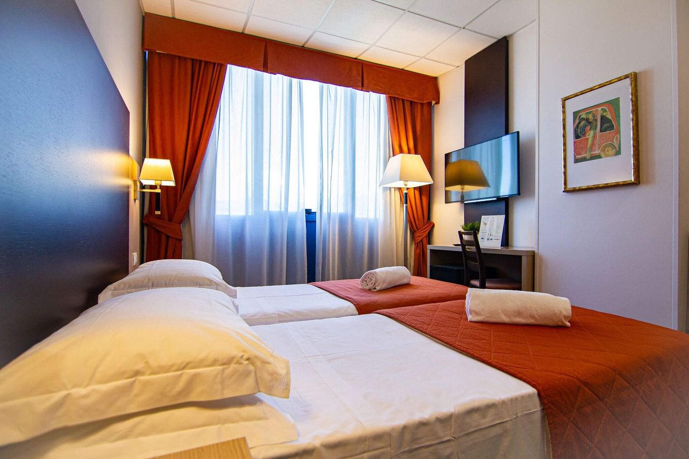 Hotel-Tuscany-Inn-Room-18