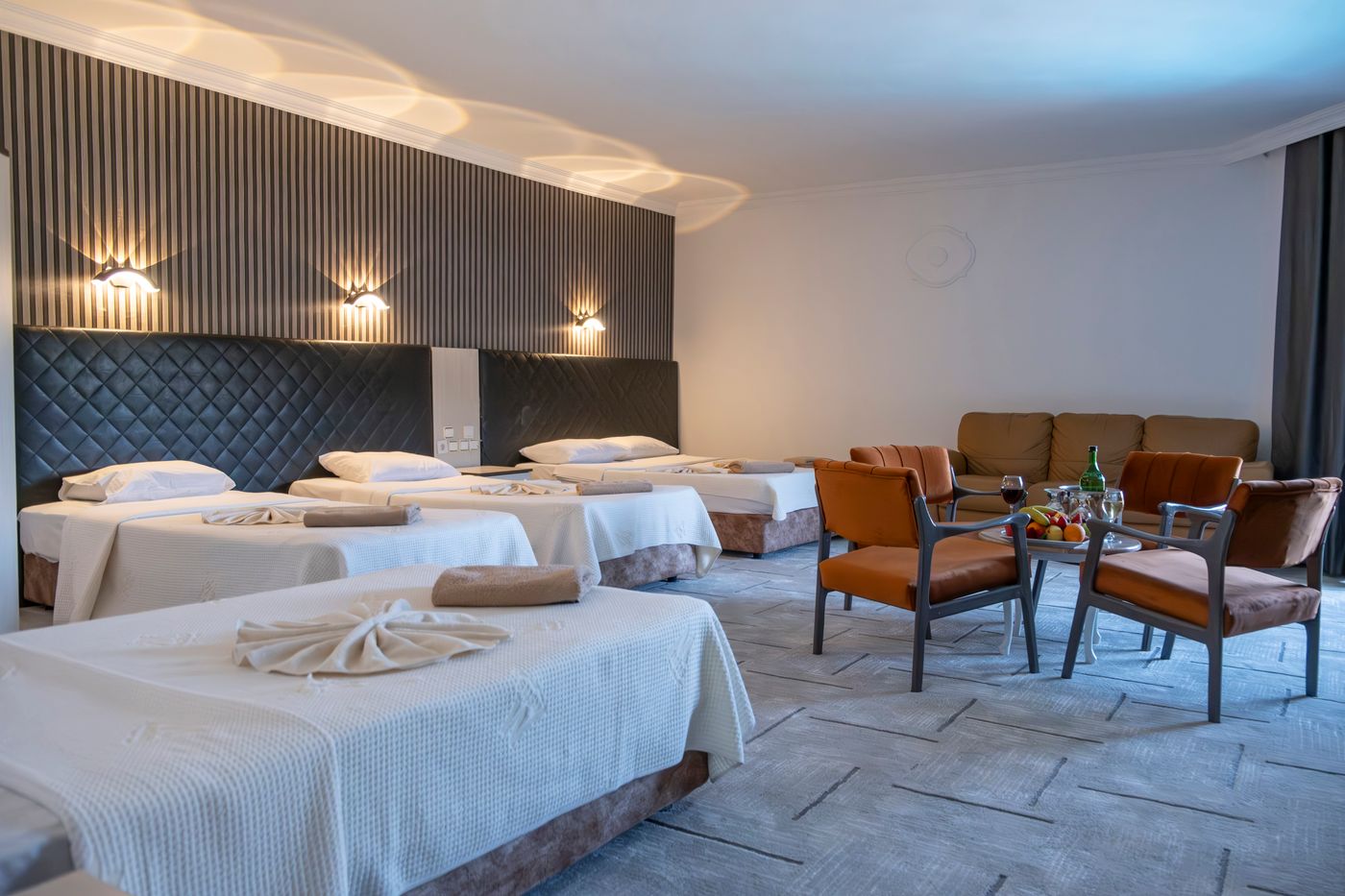 Mustis-Royal-Plaza-Room-35