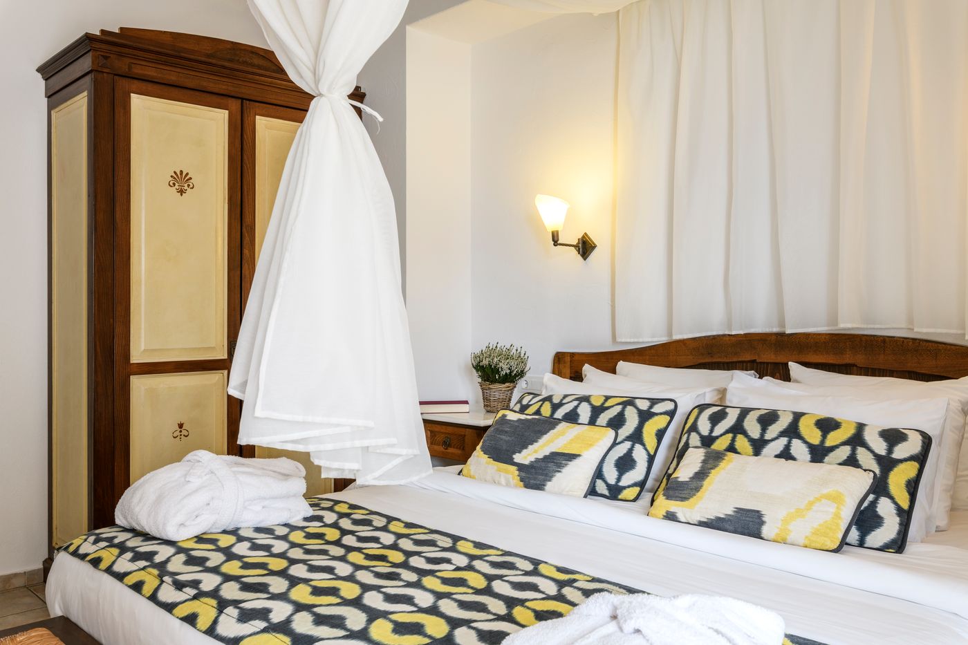 Pelican-Bay---Art-Hotel-Room-40