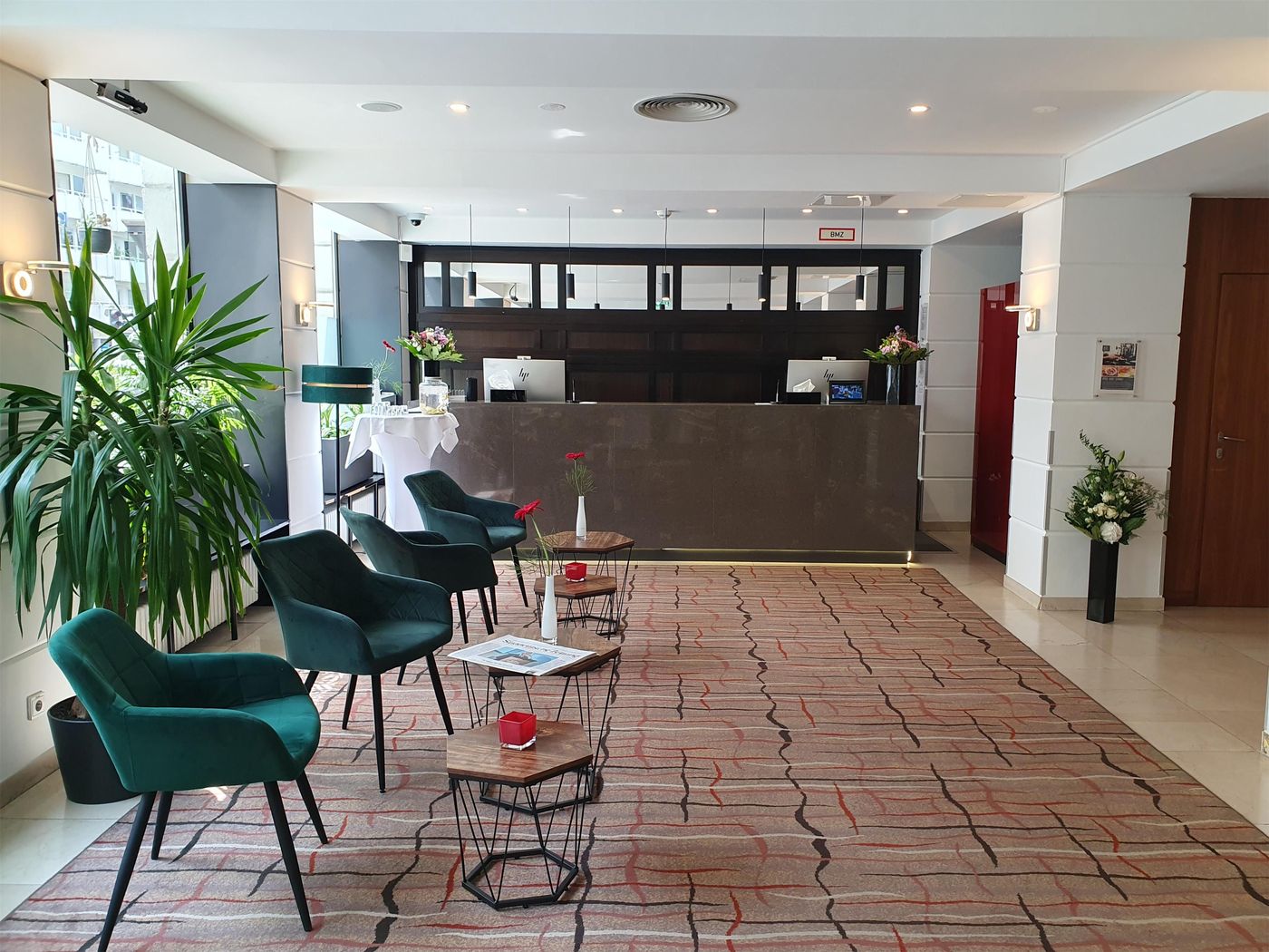 K-K-Hotel-am-Harras-Lobby-4