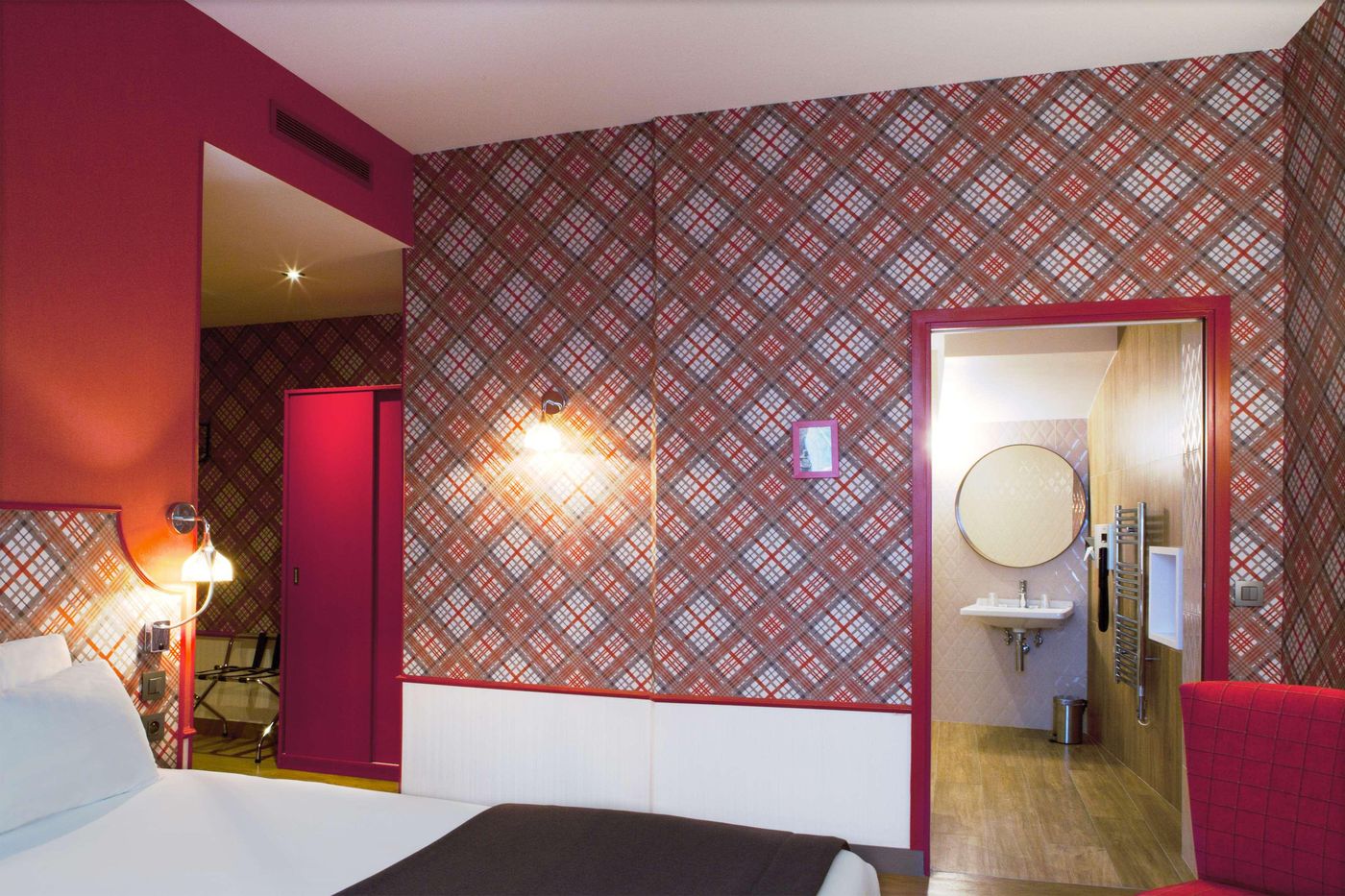 Hotel-Boris-V--by-HappyCulture-Room-23