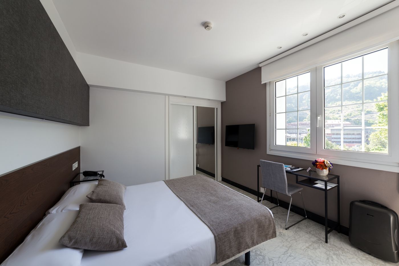 Avenida-Spain-DONOSTIA - SAN SEBASTIAN-Room-8