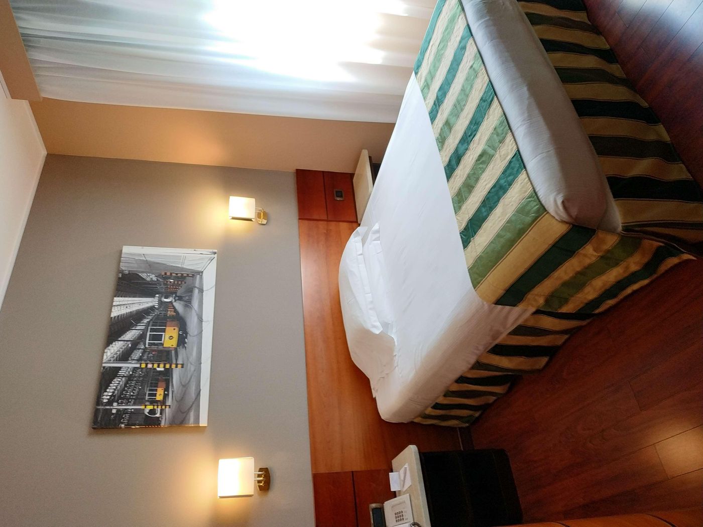 Hotel-Mirage--Sure-Hotel-Collection-by-Best-Wester-Room-30