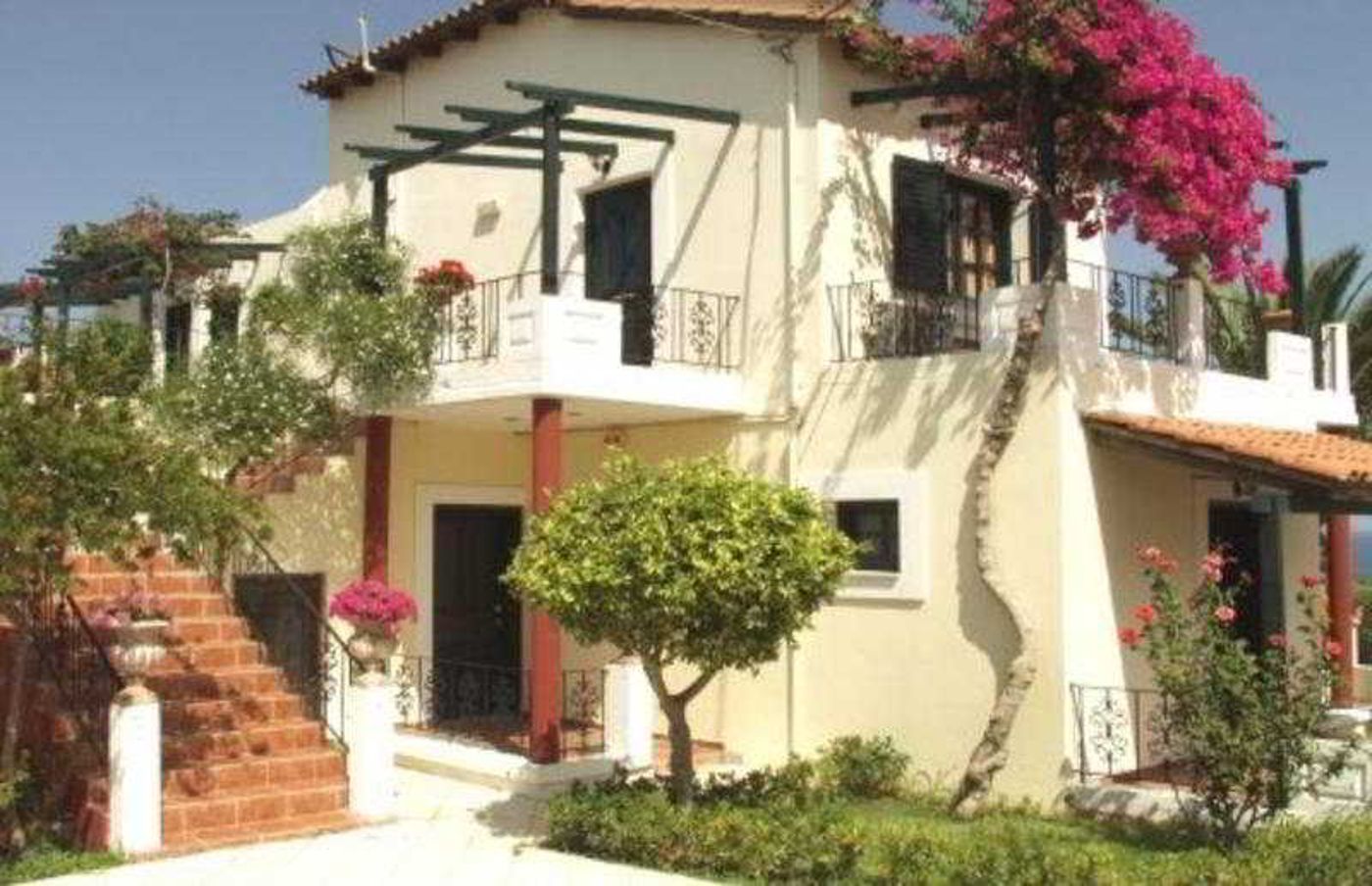 Antilia-Apartments-General-view-10