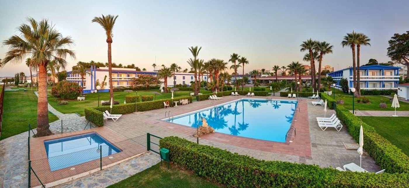 Parador-de-Benicarlo-Pool-8