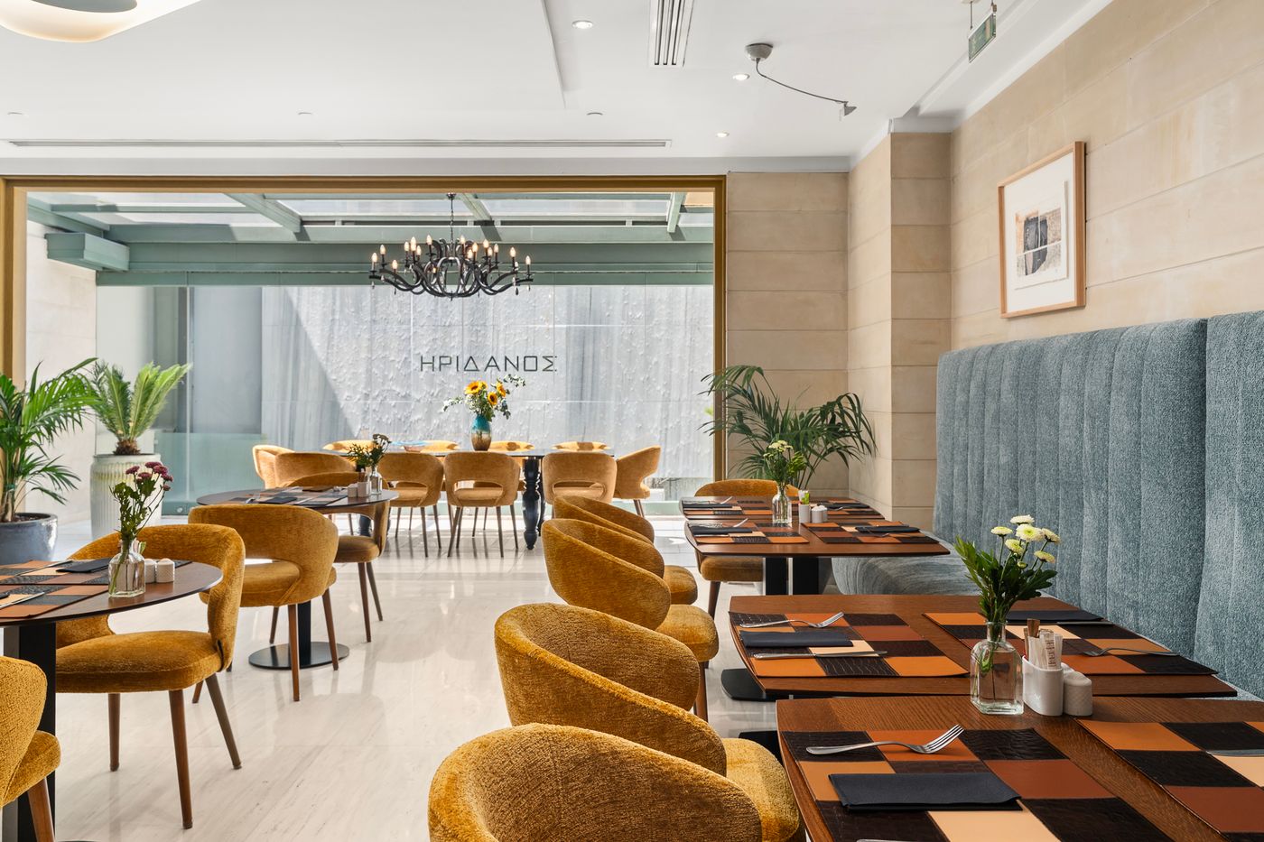 Athenaeum-Eridanus-Luxury-Hotel-Restaurant-17