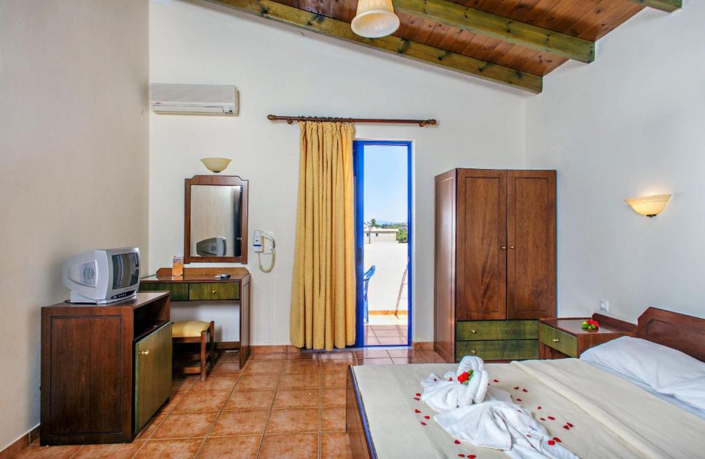 Adelais-Hotel-Room-13