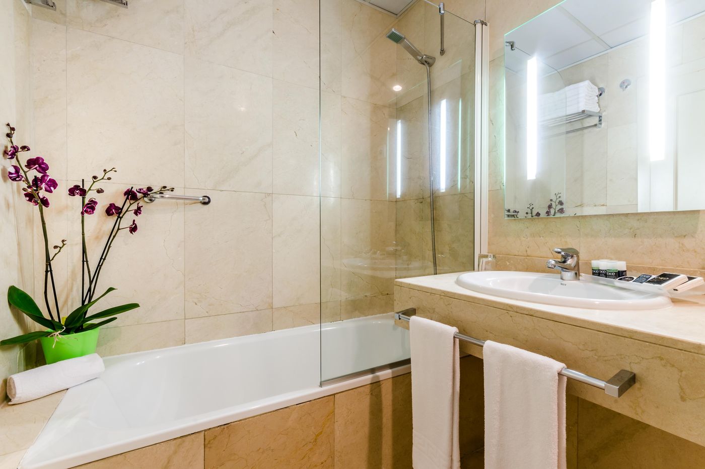 Exe-Suites-33-Room-24