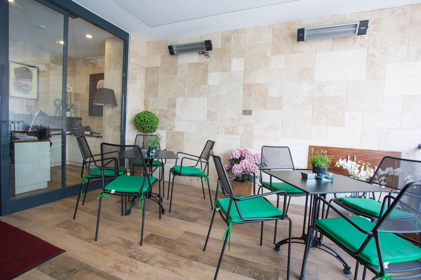 The-White-Orient-Hotel-Lobby-13