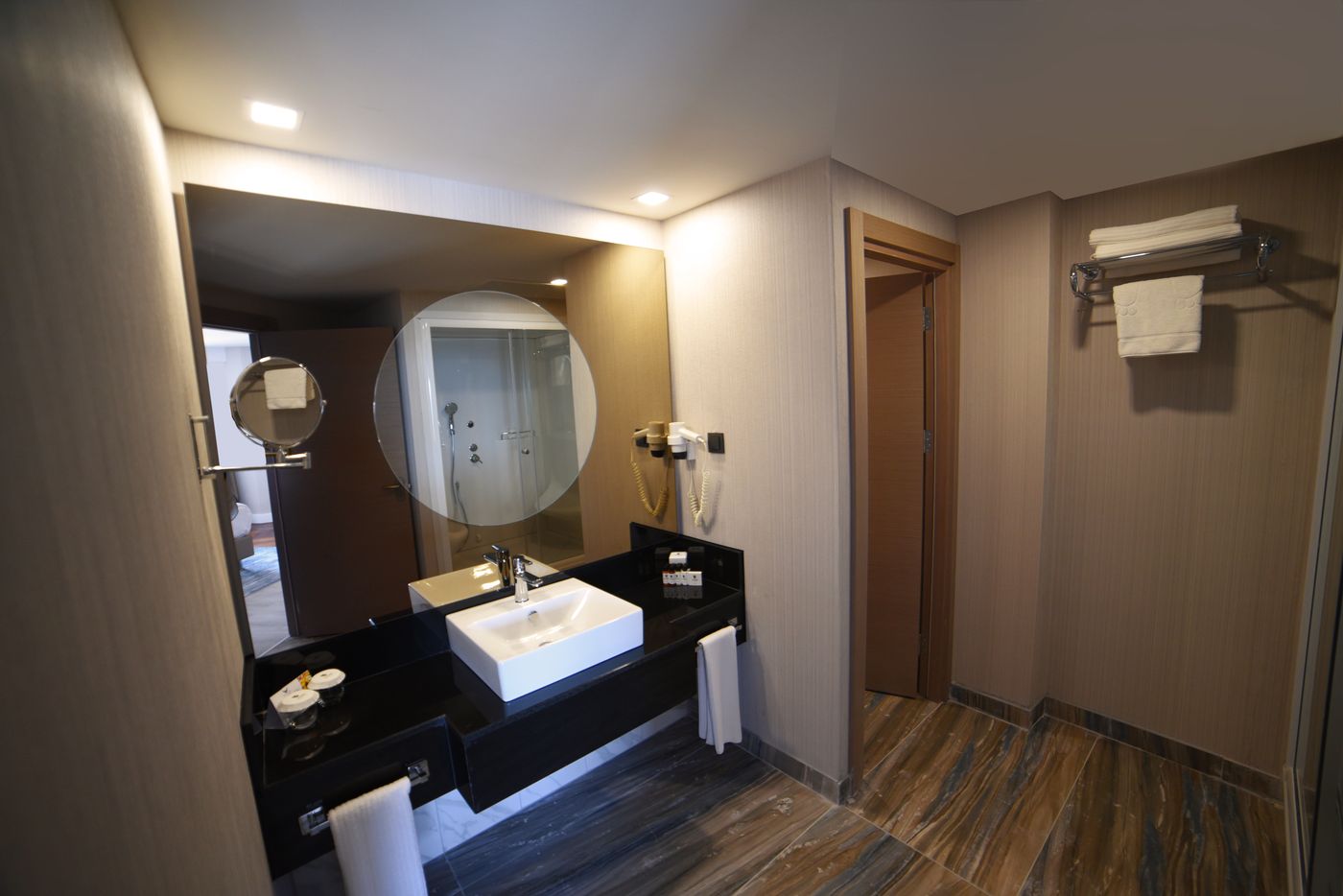 Royal-Wings-Hotel-Room-34