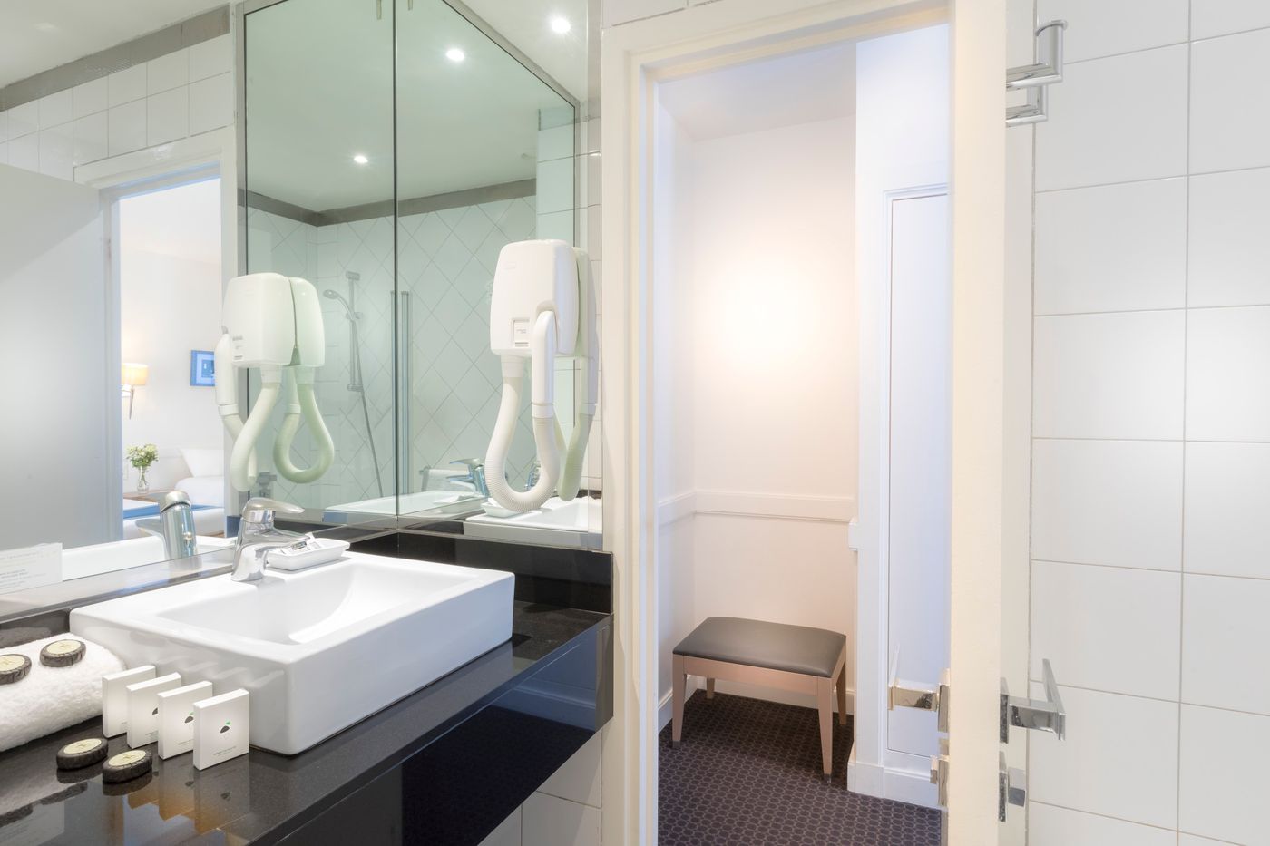 Elysees-Ceramic-Room-41