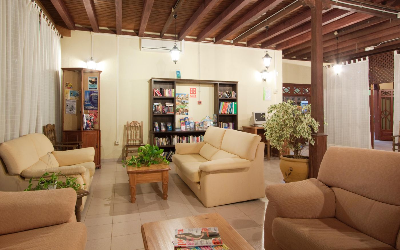 Playa-Limones-Lobby-19